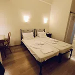 Anesis מלון 3*