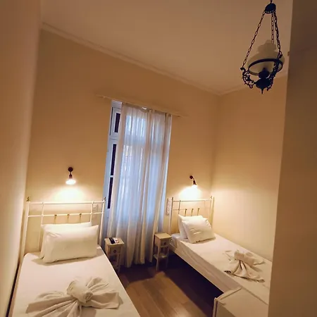 فندق Anesis 3*