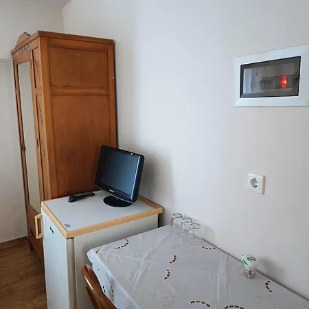 Anesis Hotel 2*