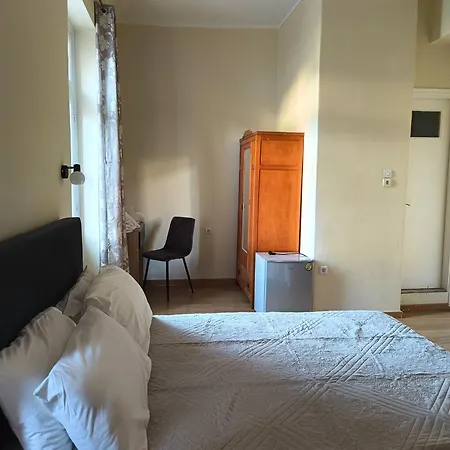 Anesis Hotel 2*